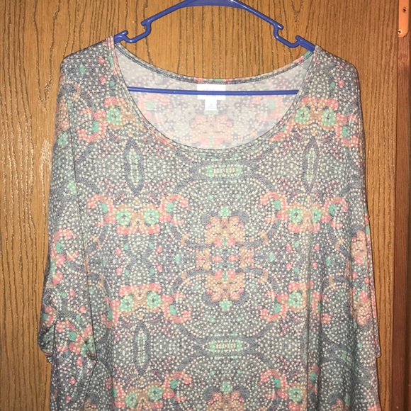 LuLaRoe Tops - LuLaRoe Irma XL